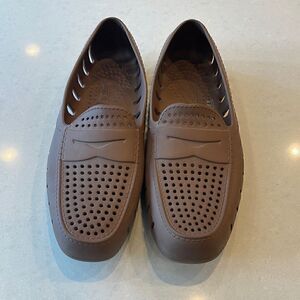 Floaters men shoes size 13 excellent condition nice look for casual fancy look!